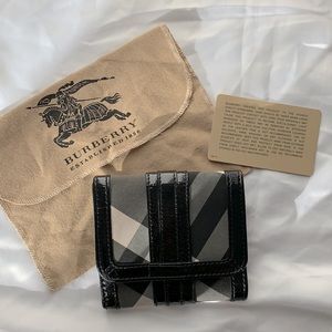 BURBERRY wallet (with dust bag and card)